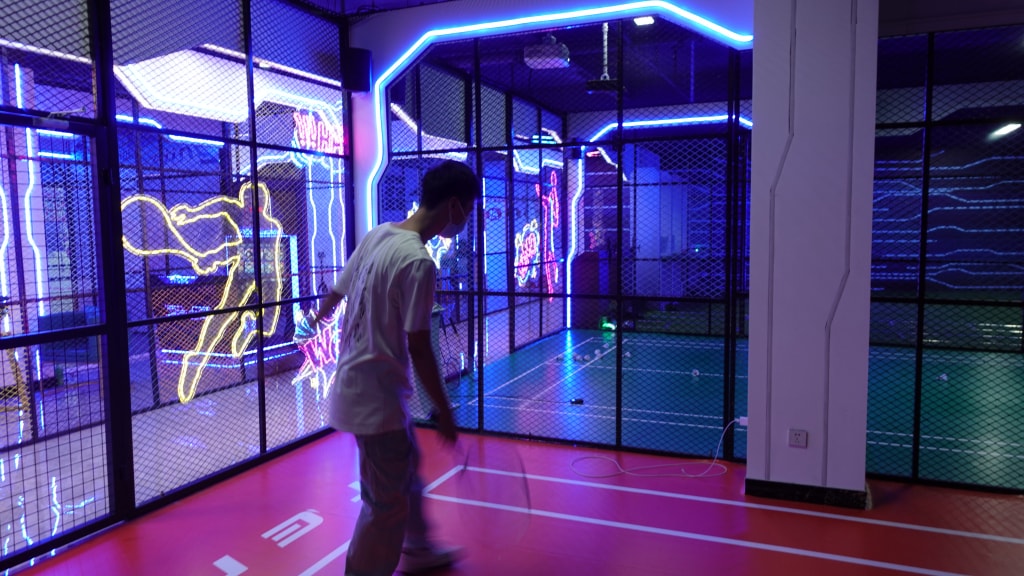 智能模拟网球体育馆设备